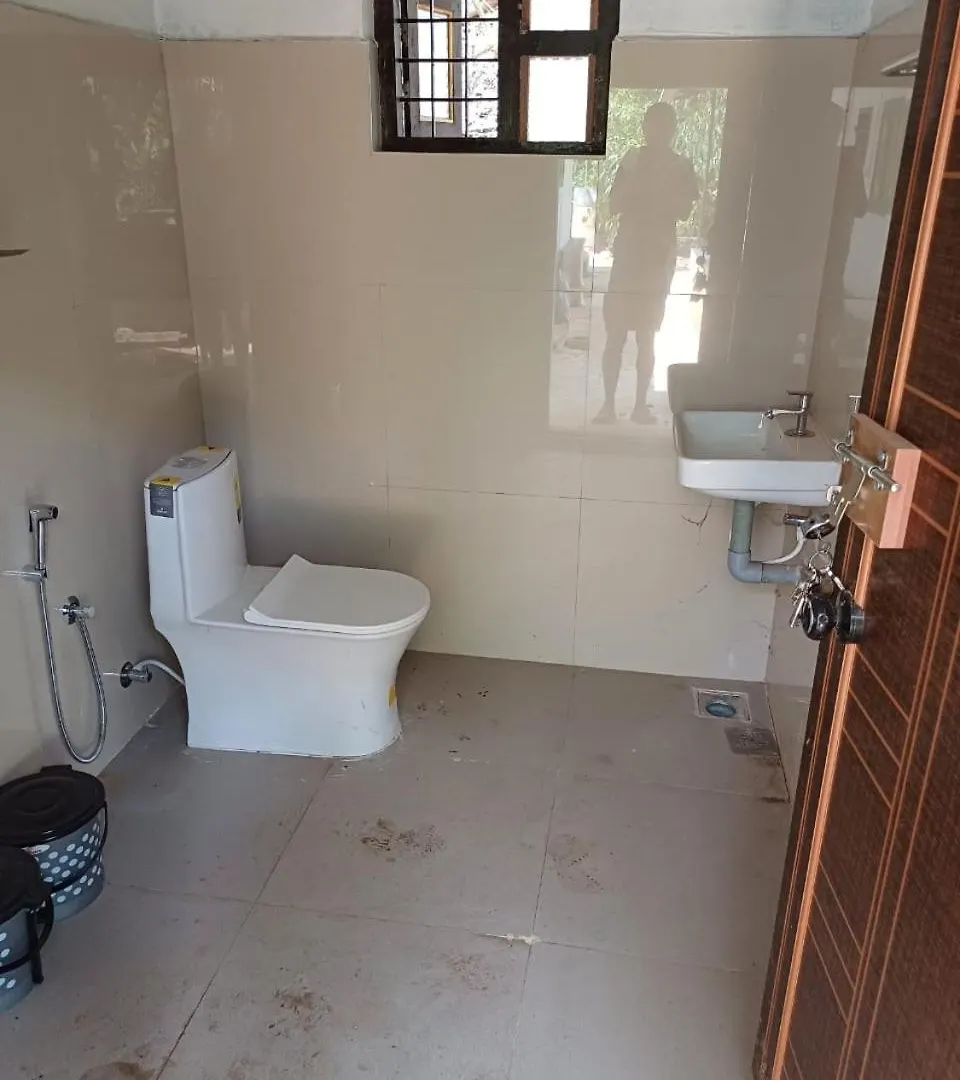 River Valley Service Villa Манантавади